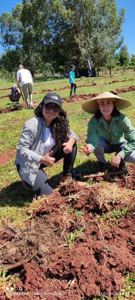 Sema participa de ação de reflorestamento com plantio de 500 mudas de Cumbaru