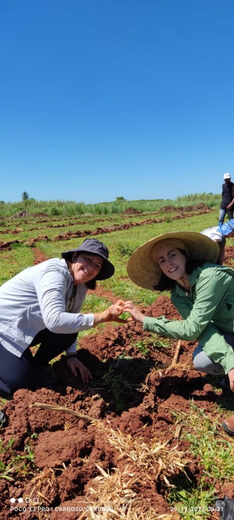 Sema participa de ação de reflorestamento com plantio de 500 mudas de Cumbaru