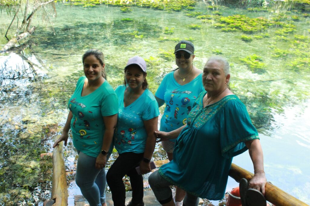 Alunos do Distrito Águas do Miranda participam de visita técnica a projetos ambientais de Bonito