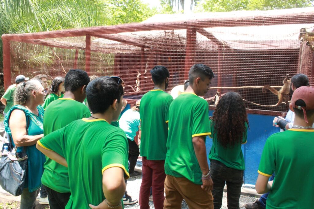 Alunos do Distrito Águas do Miranda participam de visita técnica a projetos ambientais de Bonito