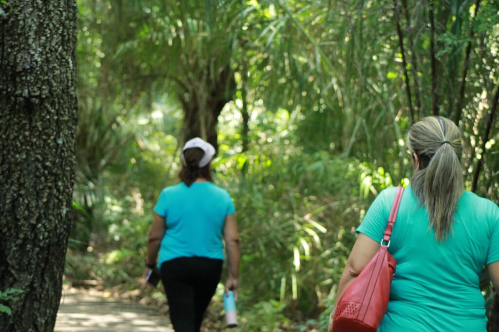 Alunos do Distrito Águas do Miranda participam de visita técnica a projetos ambientais de Bonito