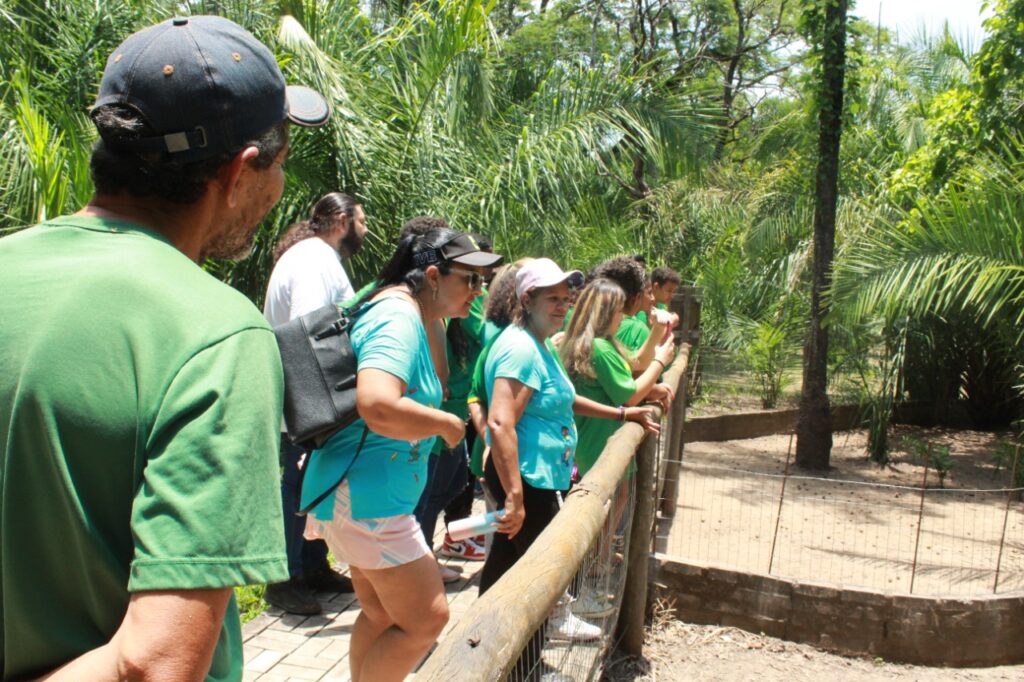 Alunos do Distrito Águas do Miranda participam de visita técnica a projetos ambientais de Bonito