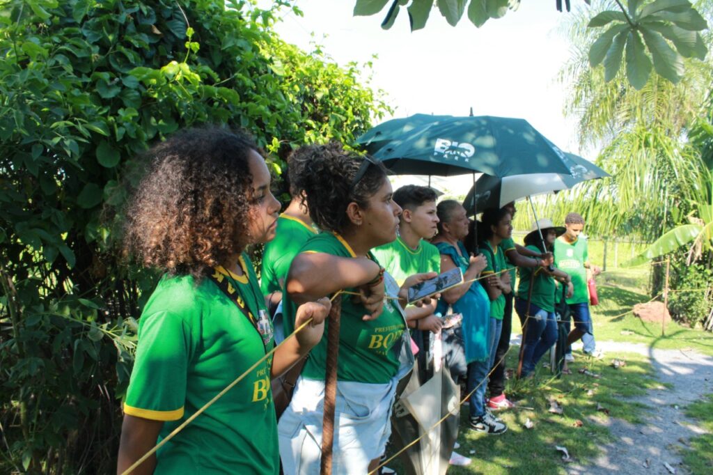 Alunos do Distrito Águas do Miranda participam de visita técnica a projetos ambientais de Bonito