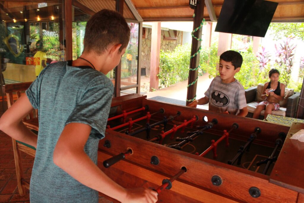 Alunos do Distrito Águas do Miranda participam de dia de recreação no Zagaia