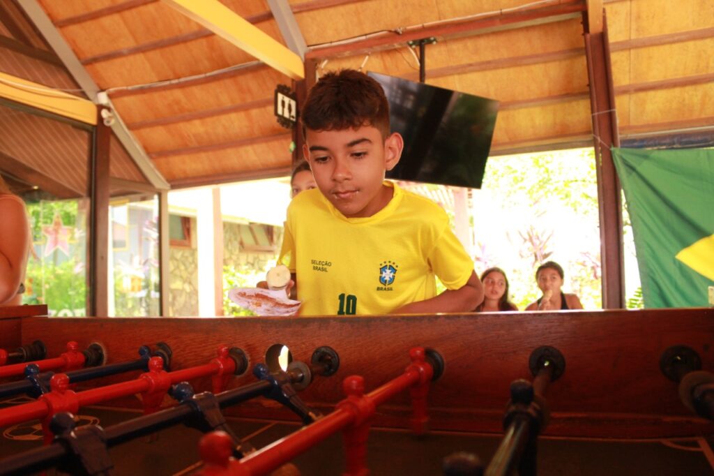 Alunos do Distrito Águas do Miranda participam de dia de recreação no Zagaia