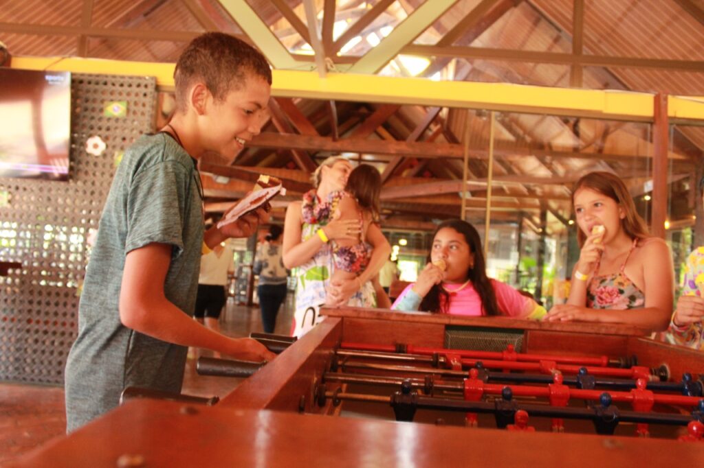 Alunos do Distrito Águas do Miranda participam de dia de recreação no Zagaia