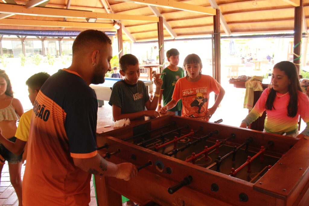 Alunos do Distrito Águas do Miranda participam de dia de recreação no Zagaia