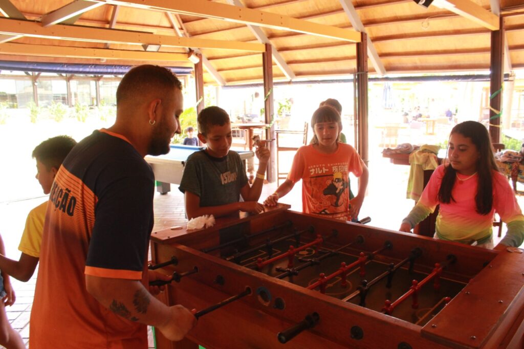 Alunos do Distrito Águas do Miranda participam de dia de recreação no Zagaia