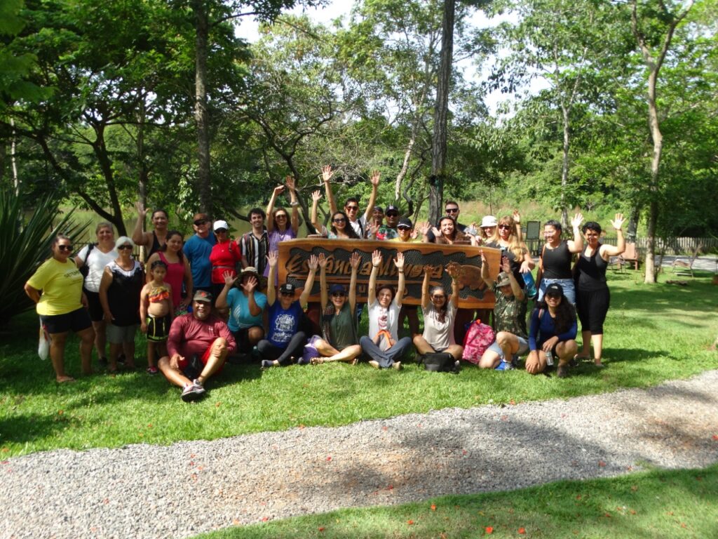 Professores e gestores da Educação participam de dia de recreação na Estância Mimosa