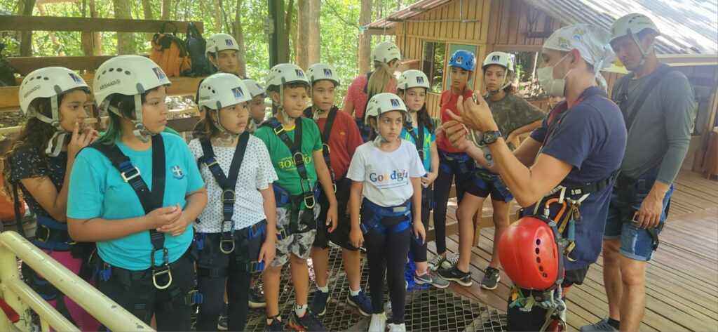 Em continuidade a programa de Educação Ambiental, crianças visitam Abismo Anhumas Em continuidade a programa de Educação Ambiental, crianças visitam Abismo Anhumas