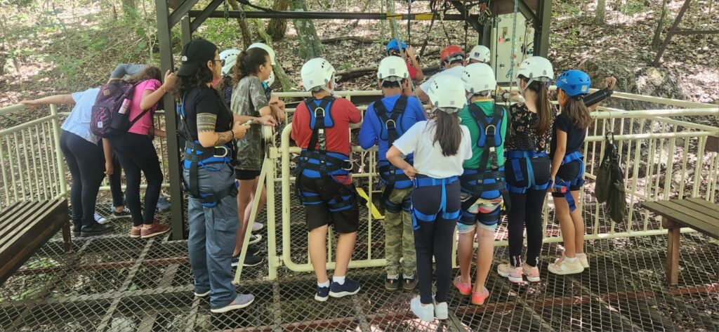 Em continuidade a programa de Educação Ambiental, crianças visitam Abismo Anhumas Em continuidade a programa de Educação Ambiental, crianças visitam Abismo Anhumas