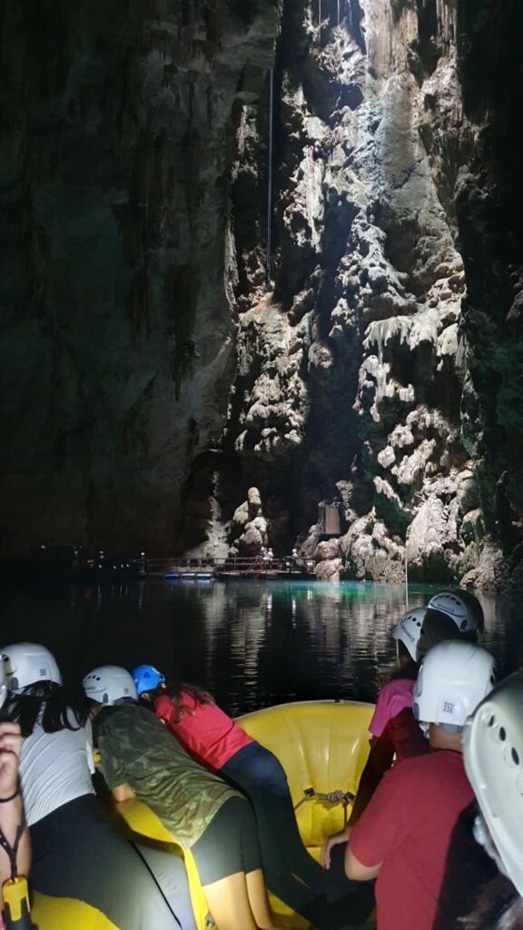 Em continuidade a programa de Educação Ambiental, crianças visitam Abismo Anhumas Em continuidade a programa de Educação Ambiental, crianças visitam Abismo Anhumas