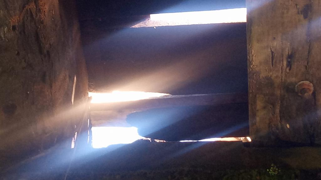 Em ato de vandalismo, ponte de acesso a pesqueiros e atrativos no Águas do Miranda é incendiada