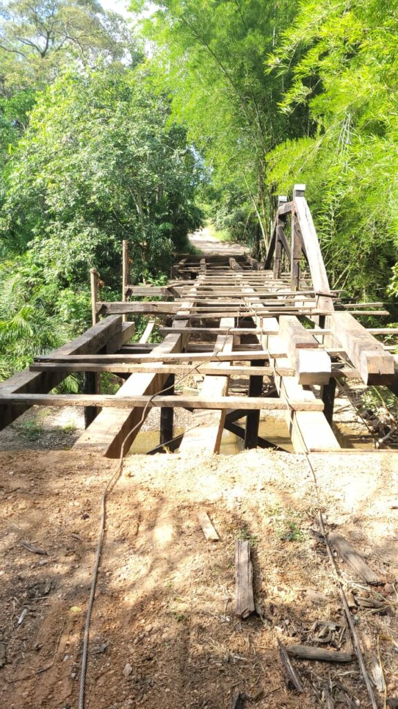 Prefeito visita obras de reforma das pontes sobre os córregos Santa Tereza e Roncador