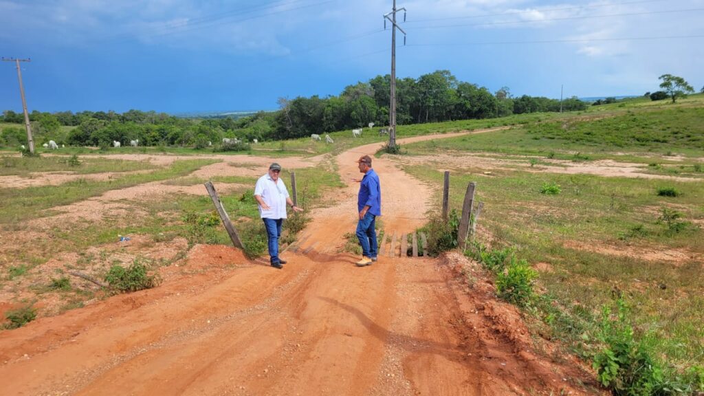 Prefeito visita obras de reforma das pontes sobre os córregos Santa Tereza e Roncador