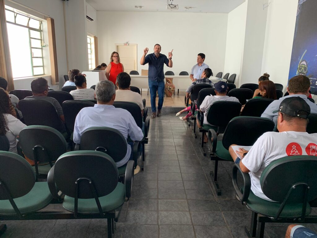 Em reunião com motoristas, secretária destaca melhorias para o transporte escolar em 2023 Em reunião com motoristas, secretária destaca melhorias para o transporte escolar em 2023