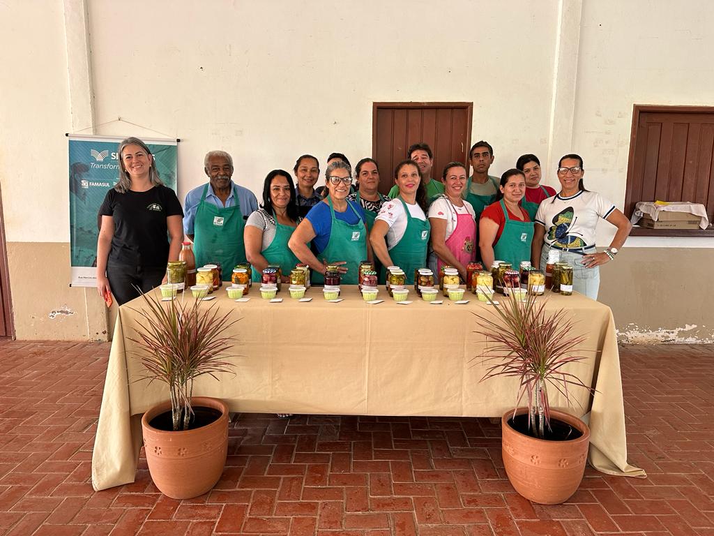 Programa de Qualificação para o Turismo forma 12 pessoas em curso de Conserva de Hortaliças Programa de Qualificação para o Turismo forma 12 pessoas em curso de Conserva de Hortaliças