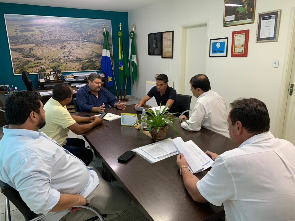 Prefeito cobra agilidade de empresa na reforma do Hospital Darci João Bigaton Prefeito cobra agilidade de empresa na reforma do Hospital Darci João Bigaton