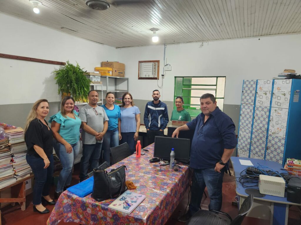 Prefeito faz visita técnica a escola do Guaicurus para reforma completa da unidade