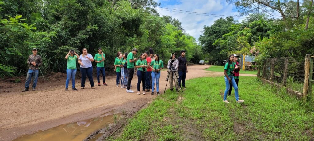 Juventude do Águas do Miranda participa de curso de observação de aves e cria clube de observadores