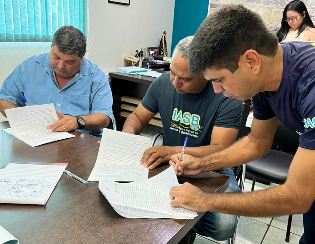 Prefeitura e IASB assinam termo de fomento para fortalecimento do projeto Águas de Bonito