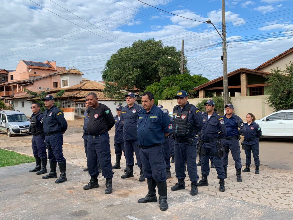 Prefeito entrega novo fardamento para a Guarda Municipal de Bonito