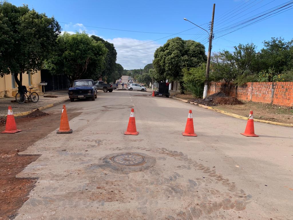 Empresa inicia tapa-buraco pela região central de Bonito