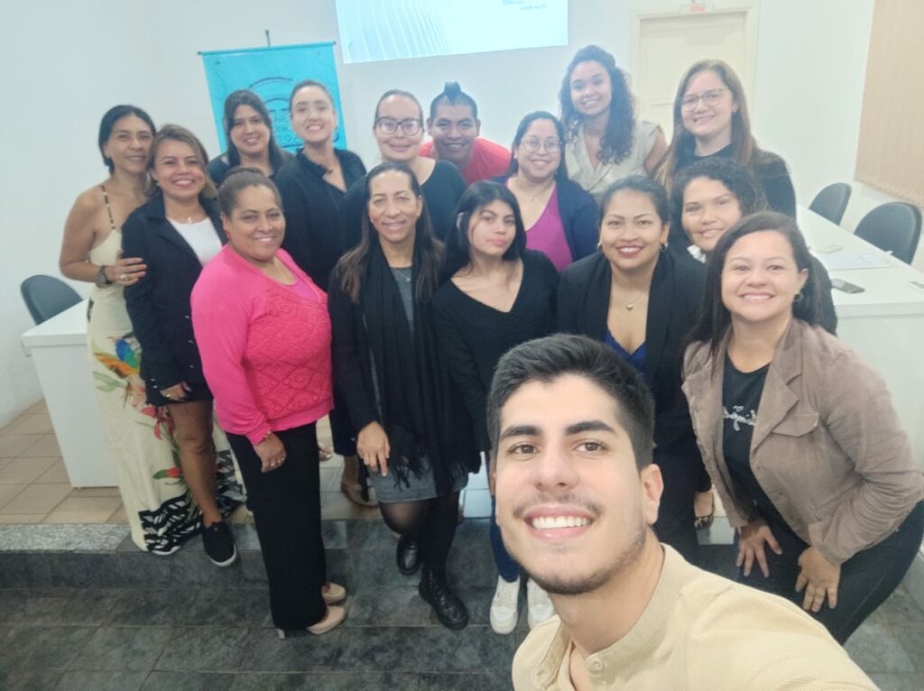 Curso 'Arte de comunicar e vender mais' forma 14 pessoas em Bonito Curso 'Arte de comunicar e vender mais' forma 14 pessoas em Bonito