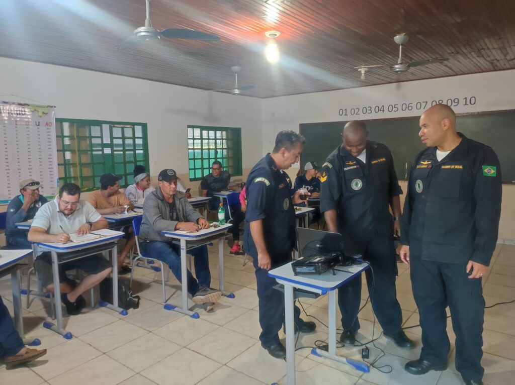 Prefeitura e Marinha realizam curso de formação de aquaviários no distrito Águas do Miranda