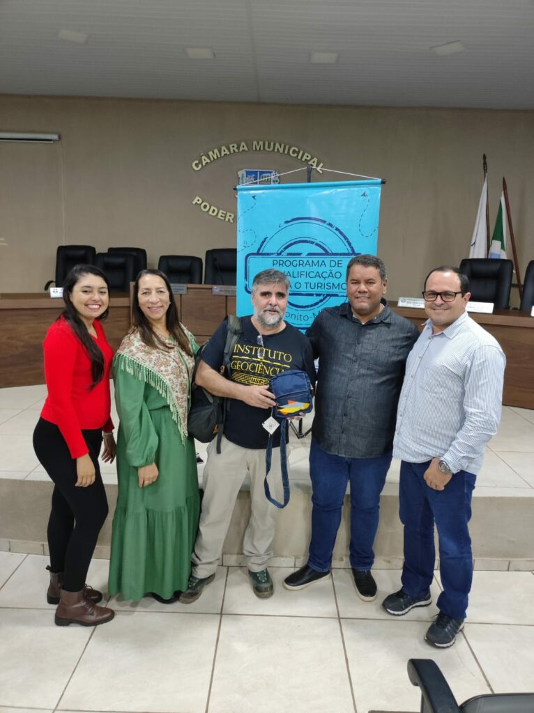 Palestra sobre evolução geológica da Serra da Bodoquena reúne 80 participantes em Bonito