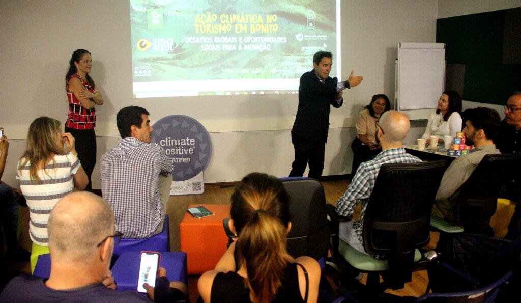 Prefeitura e Estado promovem seminário de ação climática no turismo, com certificação de atrativo Prefeitura e Estado promovem seminário de ação climática no turismo, com certificação de atrativo