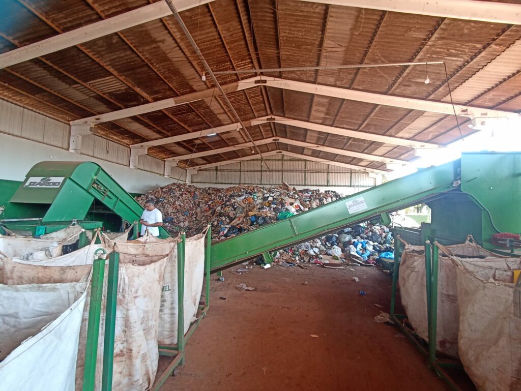 Equipe de Bonito percorre municípios de MS e GO para troca de experiências sobre gestão de resíduos sólidos