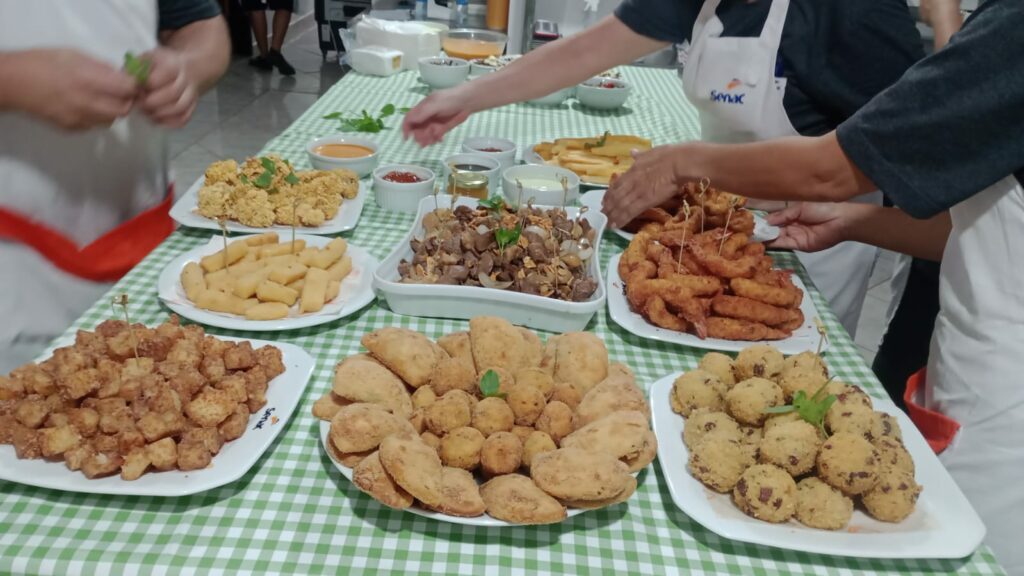 Sectur realiza cursos de Higiene e Manipulação de Alimentos e de Comida de Boteco Sectur realiza cursos de Higiene e Manipulação de Alimentos e de Comida de Boteco