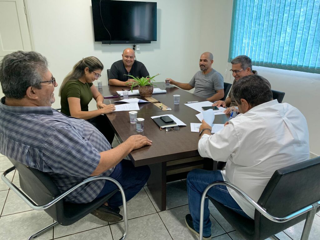 Prefeitura, moradores e proprietário assinam aditivo em TAC de regularização do loteamento Parque das Palmeiras