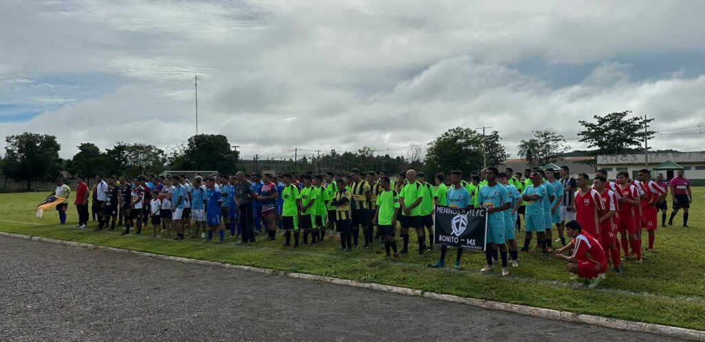 Torneio entre equipes marca abertura do Campeonato Municipal de Futebol