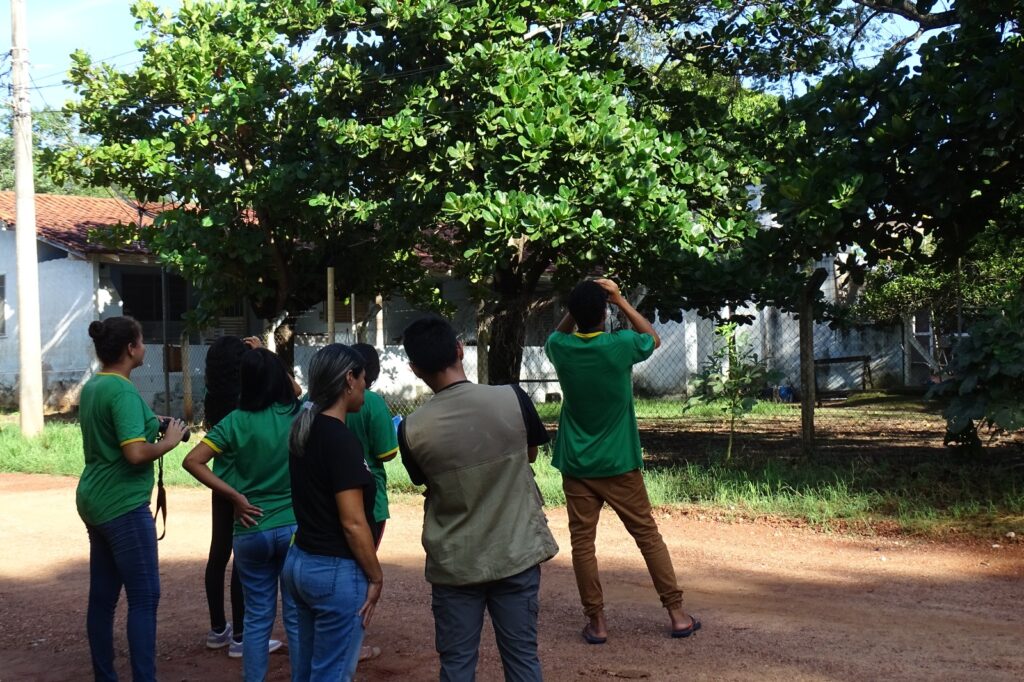 SEMA promove observação de aves como atividade de Educação Ambiental para alunos das escolas rurais