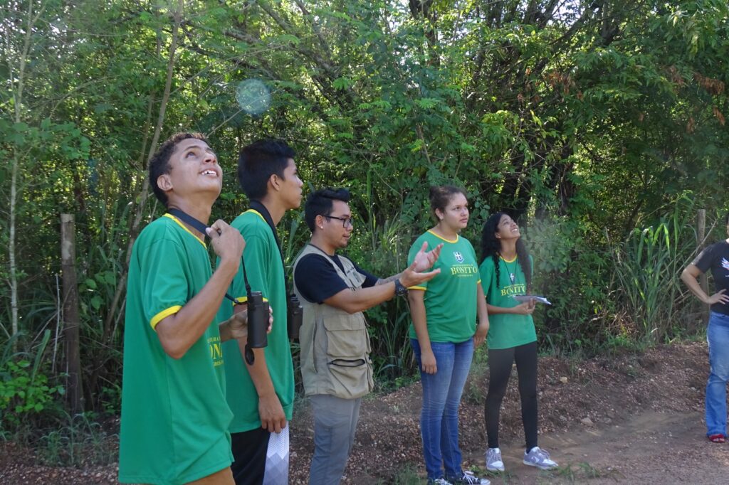 SEMA promove observação de aves como atividade de Educação Ambiental para alunos das escolas rurais