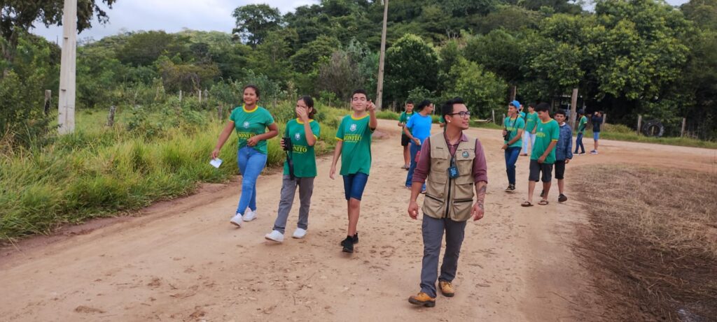 SEMA promove observação de aves como atividade de Educação Ambiental para alunos das escolas rurais