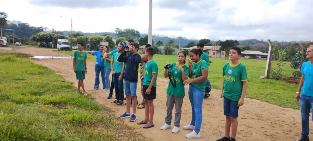 SEMA promove observação de aves como atividade de Educação Ambiental para alunos das escolas rurais