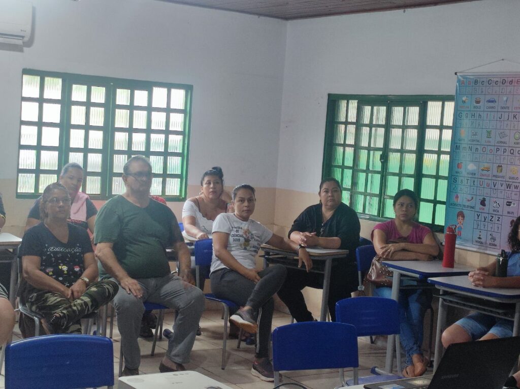 Servidores da E.M.R Prof. Francisco Anísio Corrêa Ferreira recebem treinamento de Brigada de Incêndio