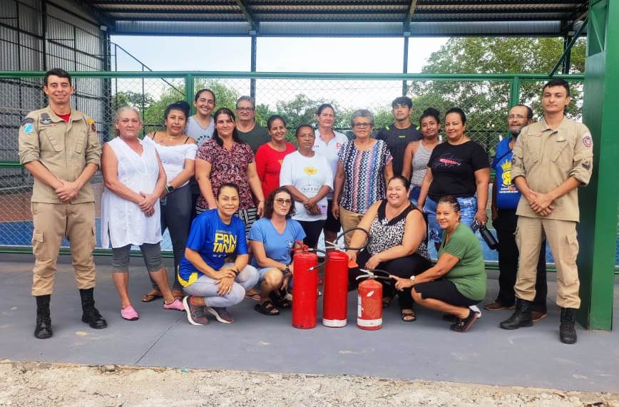 Servidores da E.M.R Prof. Francisco Anísio Corrêa Ferreira recebem treinamento de Brigada de Incêndio