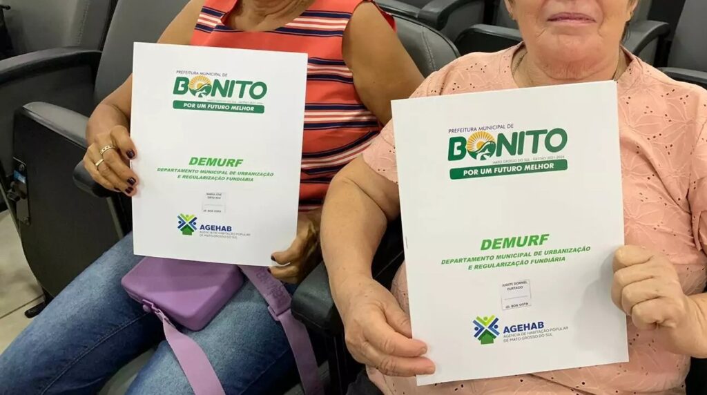 Prefeitura realiza entrega de títulos habitacionais para famílias do Jardim Boa Vista e Cherogami