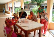 CRAS promove oficinas de produção de máscaras de Carnaval com crianças, mulheres e idosos