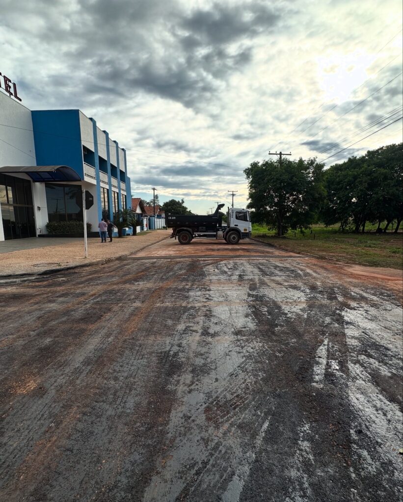 Prefeitura de Bonito realiza reconstituição do asfalto em ponto crítico nas ruas Cel. Pílad Rebuá e Ari da Silva Machado Prefeitura de Bonito realiza reconstituição do asfalto em ponto crítico nas ruas Cel. Pílad Rebuá e Ari da Silva Machado