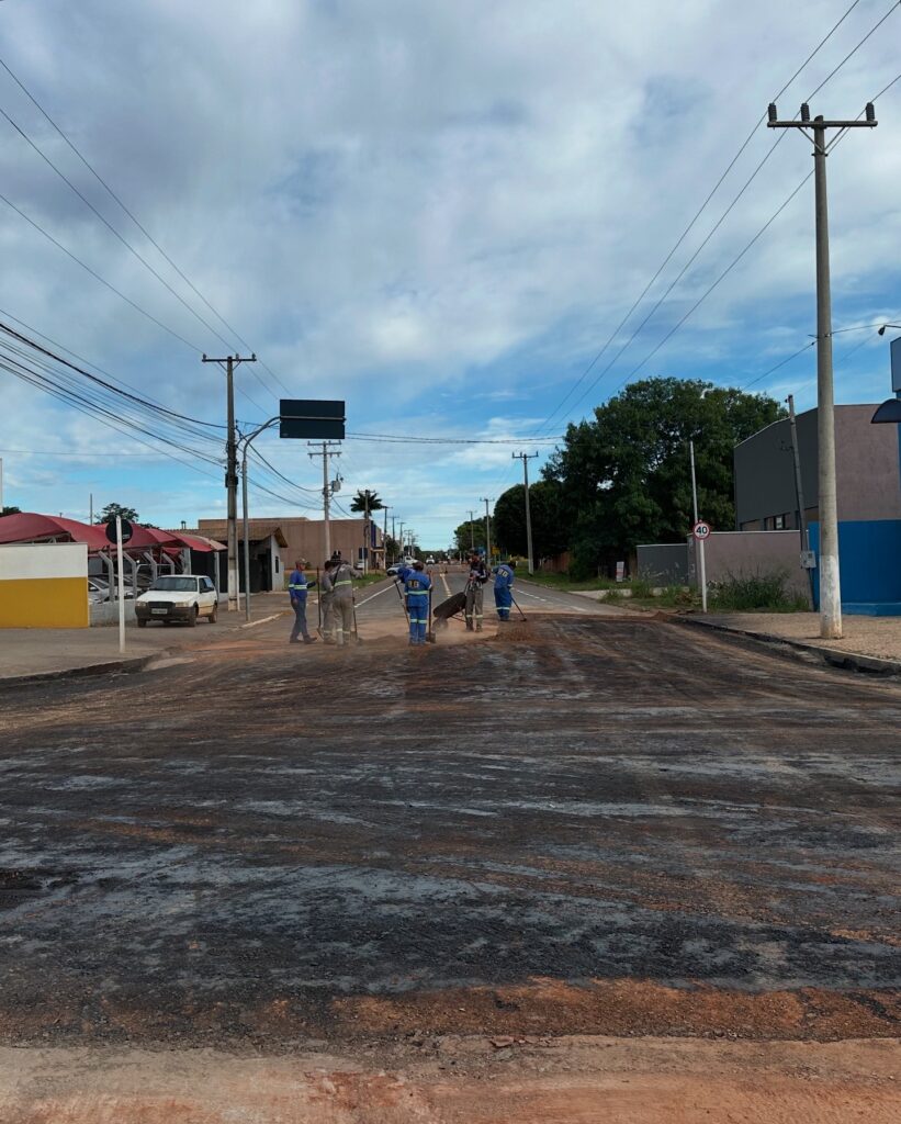 Prefeitura de Bonito realiza reconstituição do asfalto em ponto crítico nas ruas Cel. Pílad Rebuá e Ari da Silva Machado Prefeitura de Bonito realiza reconstituição do asfalto em ponto crítico nas ruas Cel. Pílad Rebuá e Ari da Silva Machado