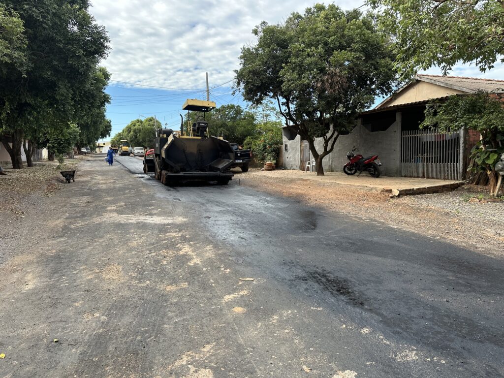 Vila Jaraguá: obras de pavimentação começam a transformar o bairro Vila Jaraguá: obras de pavimentação começam a transformar o bairro