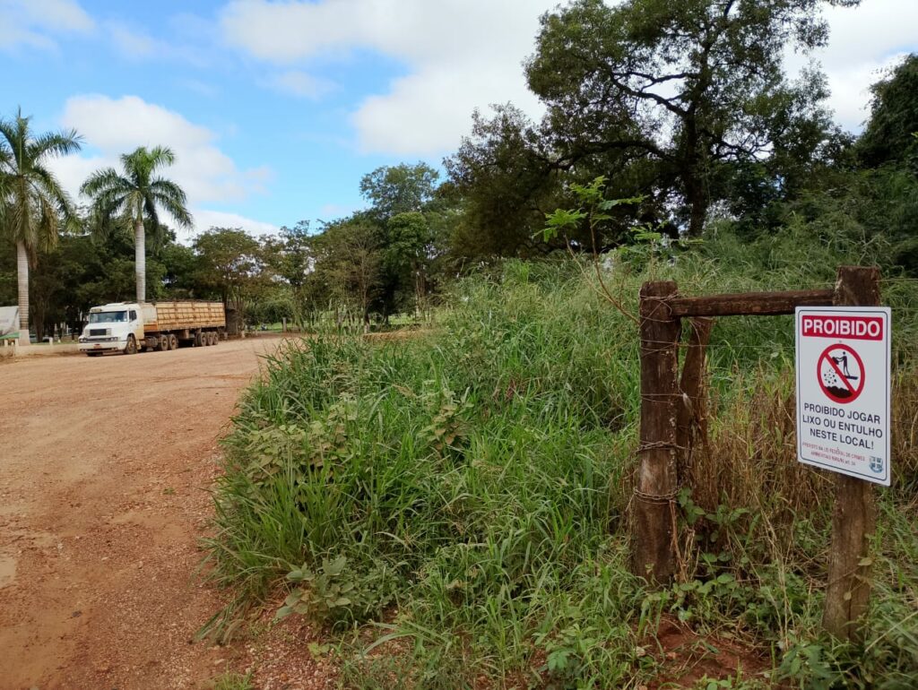 Prefeitura de Bonito instala placas contra o descarte irregular de lixo