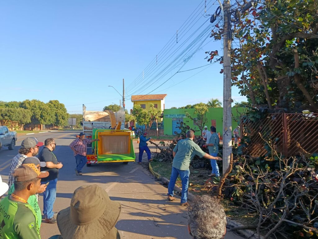 Prefeitura de Bonito participa de encontro técnico sobre arborização urbana e segurança no fornecimento de energia elétrica Prefeitura de Bonito participa de encontro técnico sobre arborização urbana e segurança no fornecimento de energia elétrica