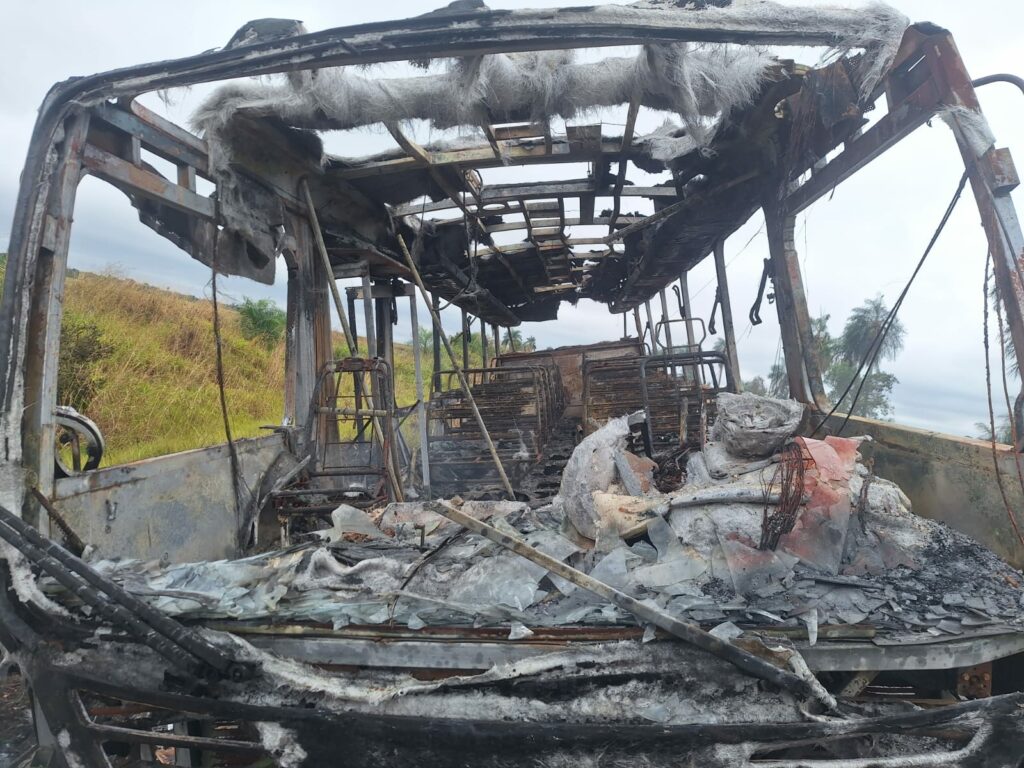 Prefeitura de Bonito esclarece incêndio em ônibus escolar na rodovia MS-178