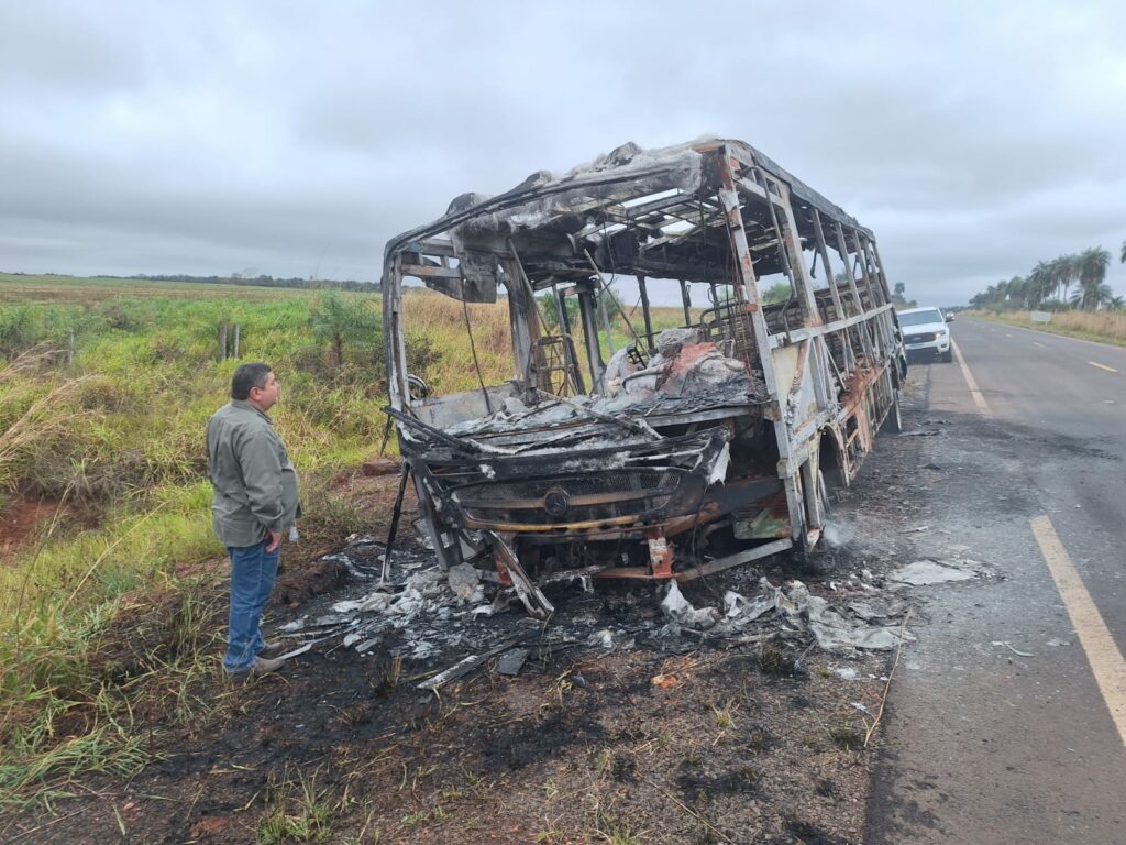 Prefeitura de Bonito esclarece incêndio em ônibus escolar na rodovia MS-178